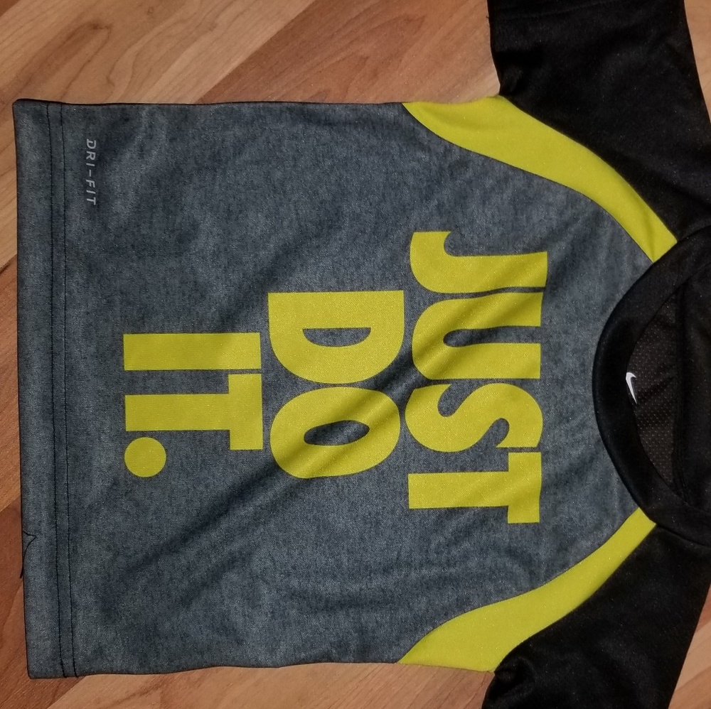Nwt Nike shirt size 2t ball just do it sports